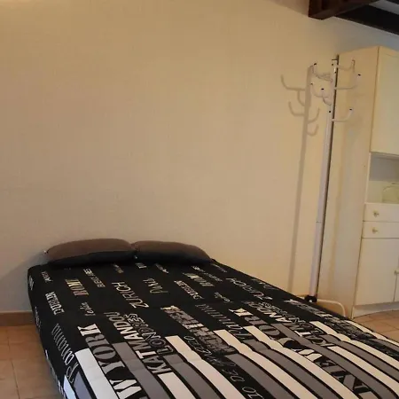 Hébergement de vacances Mezzanine A 10 Min De La Mer, Parking Prive, Animaux Admis - Fr-1-229-853 *
